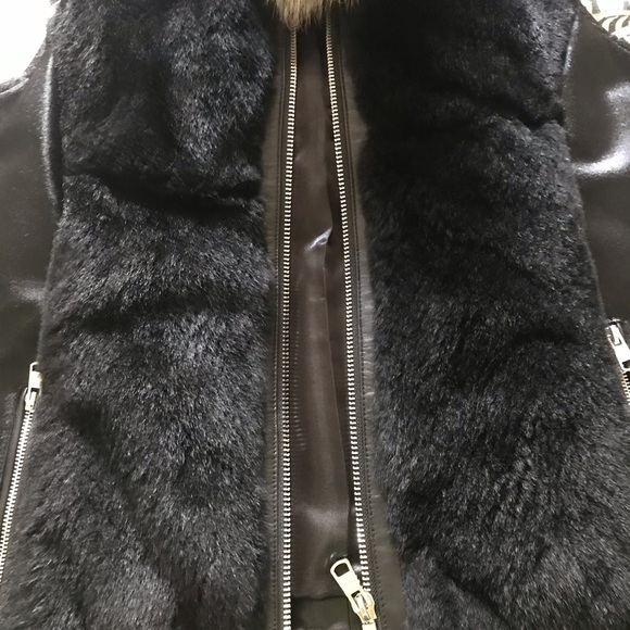 Brand new fur vest - Picture 4 of 7